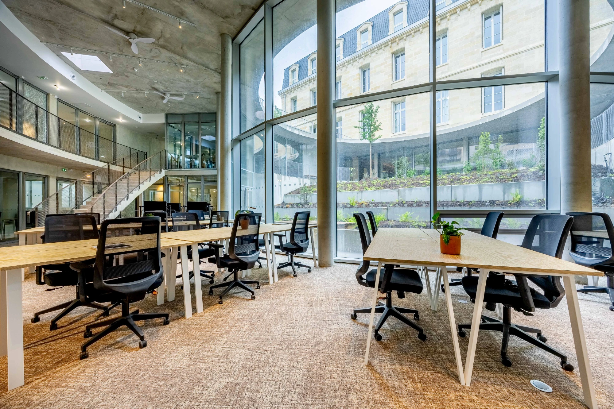The Babel Community | Bordeaux, Poste nomade en open space, Bordeaux