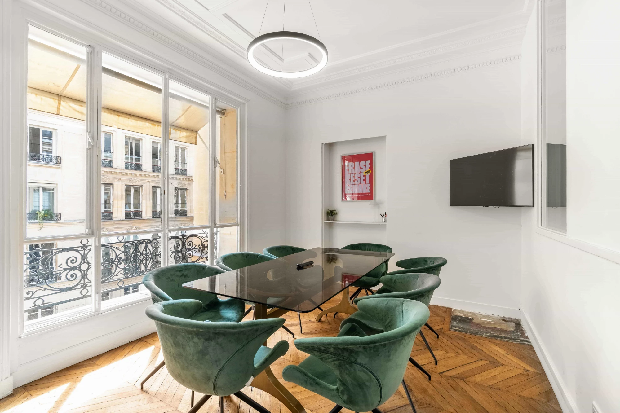 Sora Estienne d'Orves, Meeting room for 8 people, Paris 9e