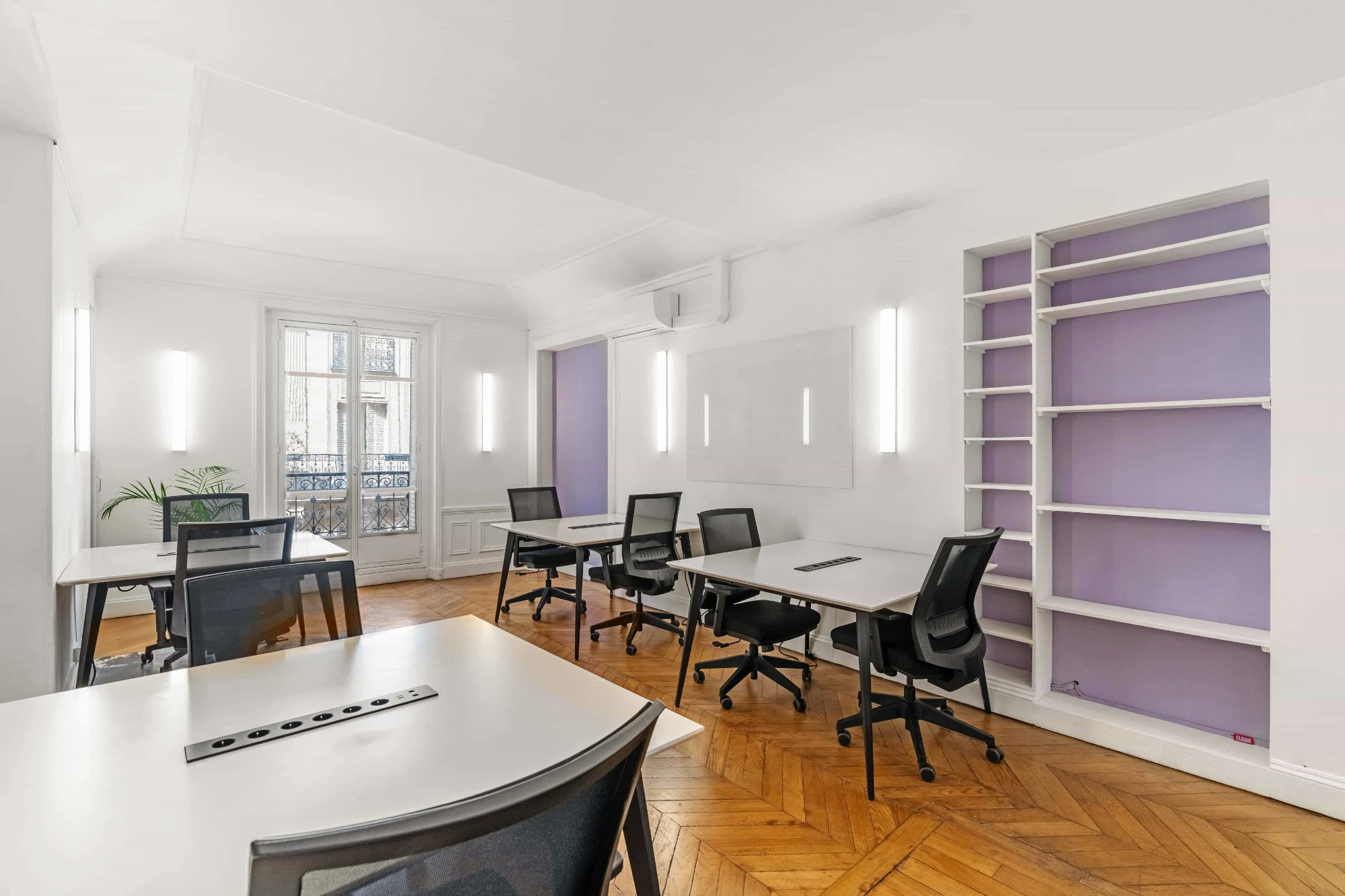 Sora Estienne d'Orves, Private office, 12 desks, Paris 9e