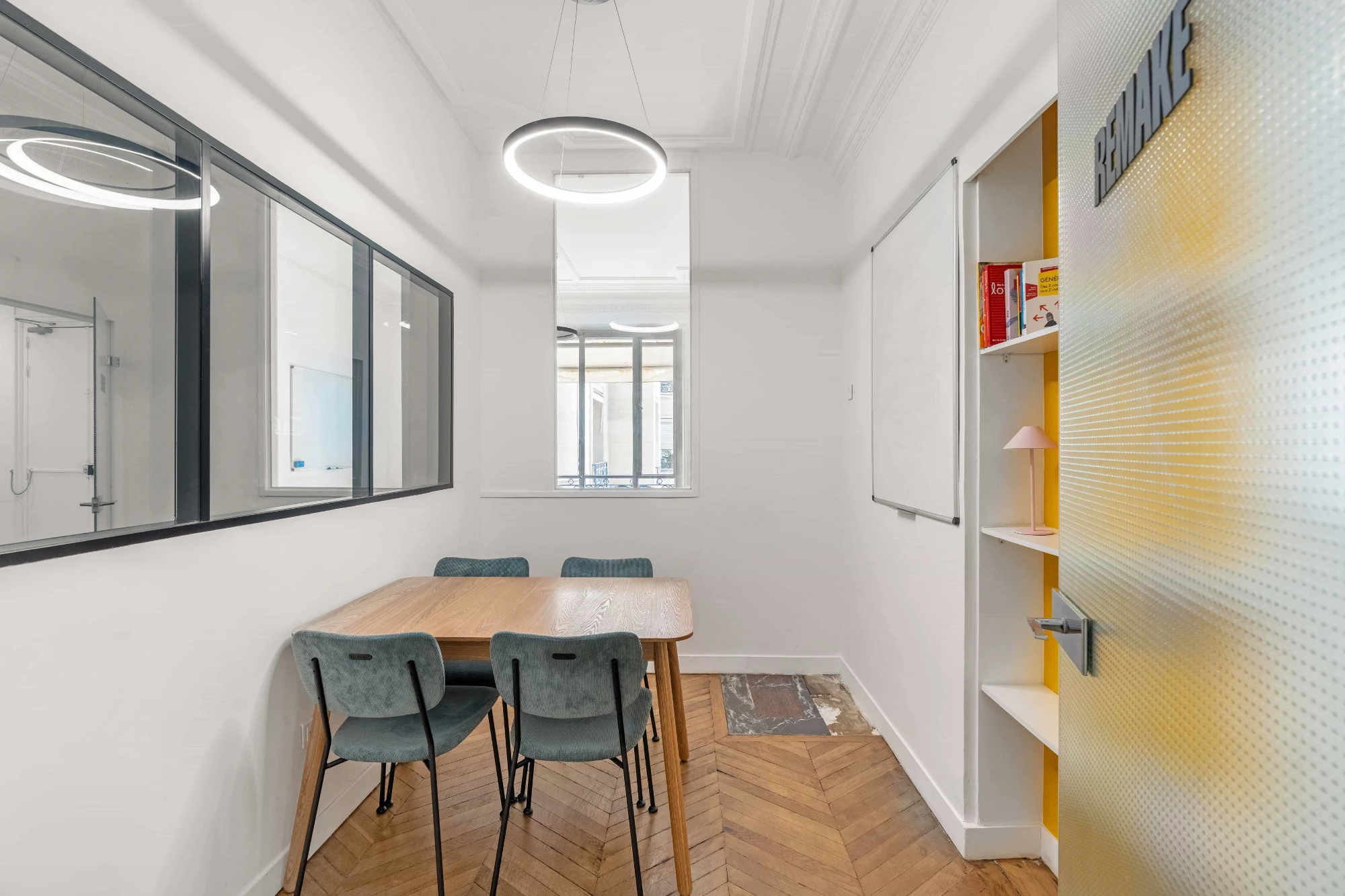 Sora Estienne d'Orves, Meeting room for 4 people, Paris 9e