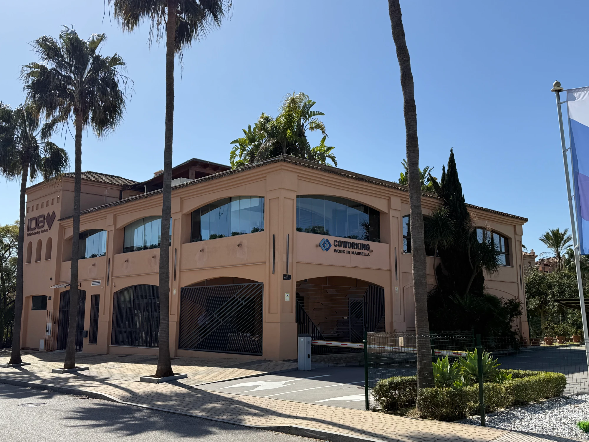 Work In Marbella, Fachada do edifício, Atalaya Isdabe