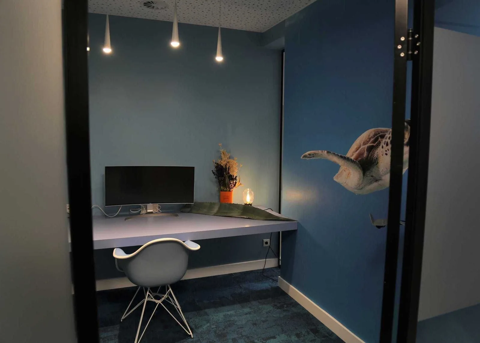 1000 Satellites Mannheim Taylor, Private office, 1 desk, Mannheim