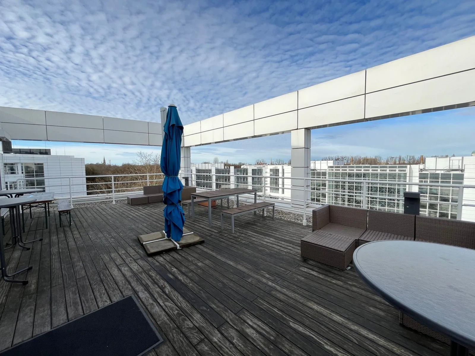 1000 Satellites - Weisses Quartier, Terrace and outdoor space, Munich