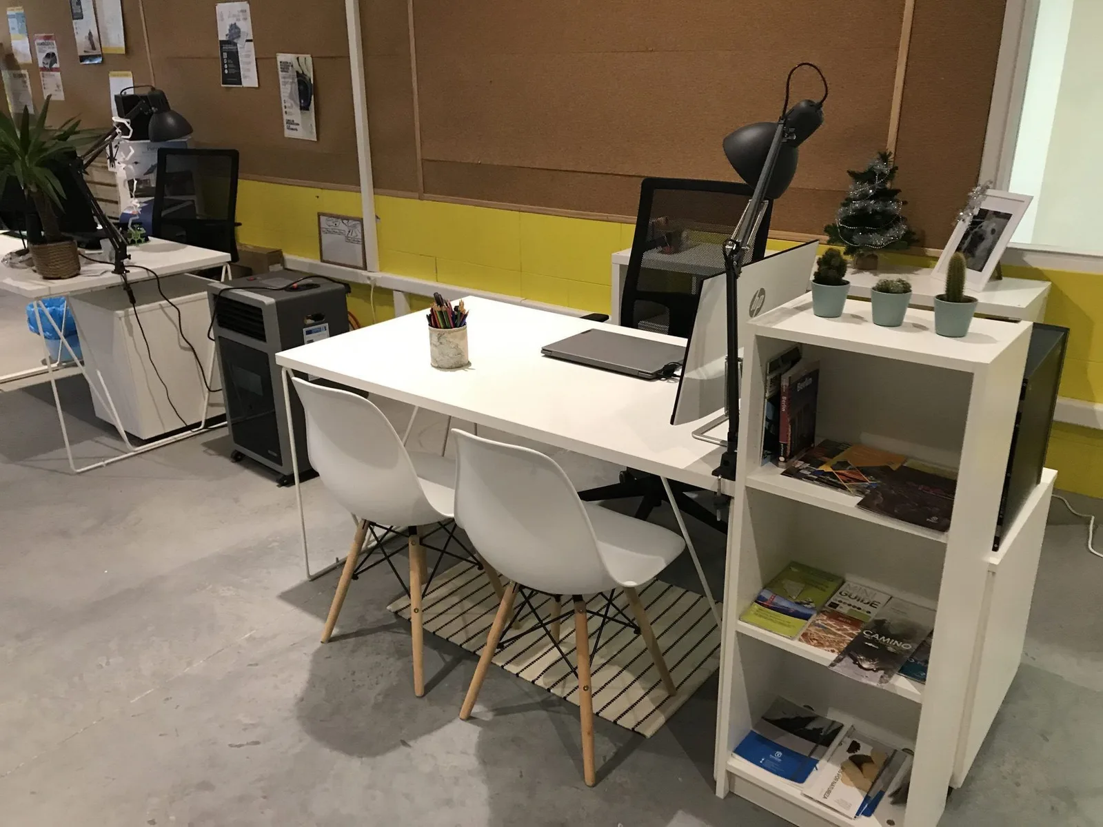 156 Coworking, Despacho privado con 2 puestos, Narón