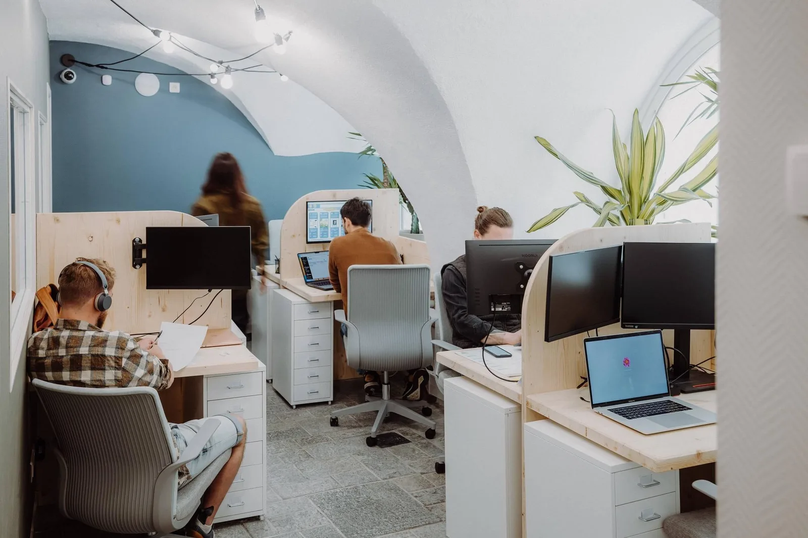 Au 19, Open-plan office, Gap