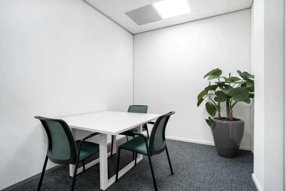 Regus Noida, Aykon Tower, मीटिंग रूम 214, नोएडा
