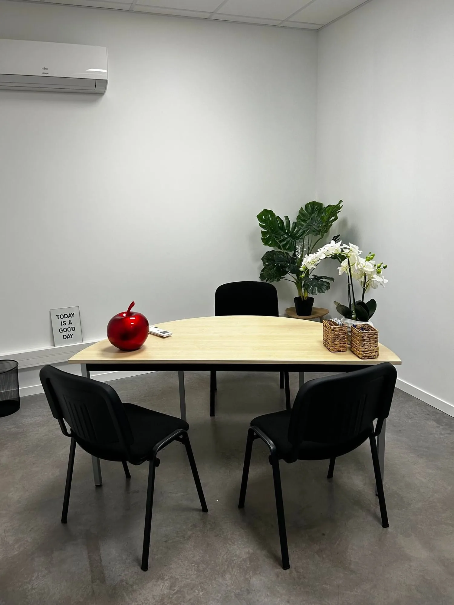ACG SENS ET ACTIONS, Meeting room for 3 people, Niort