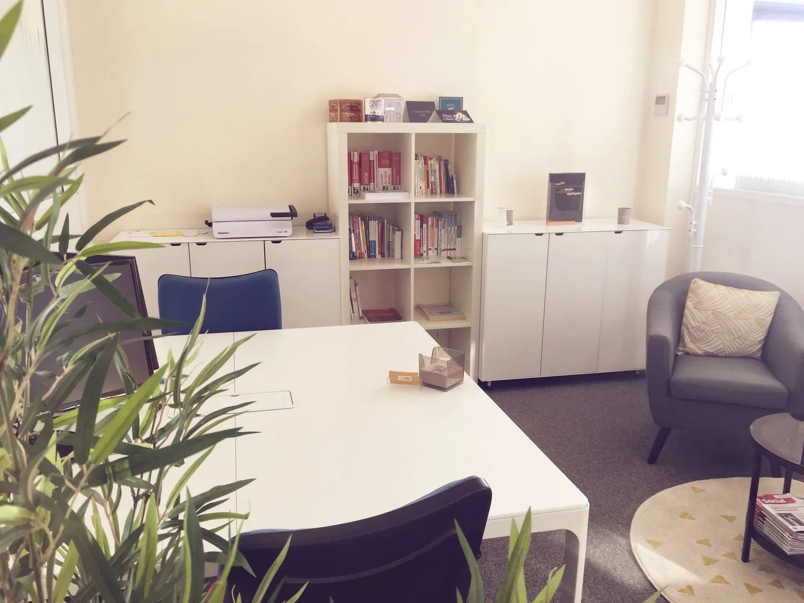 L'Alcôve Orgeval, Private office, 2 desks, Orgeval