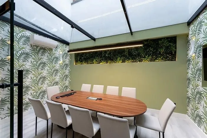 Alrima Offices, Meeting room for 10 people, London