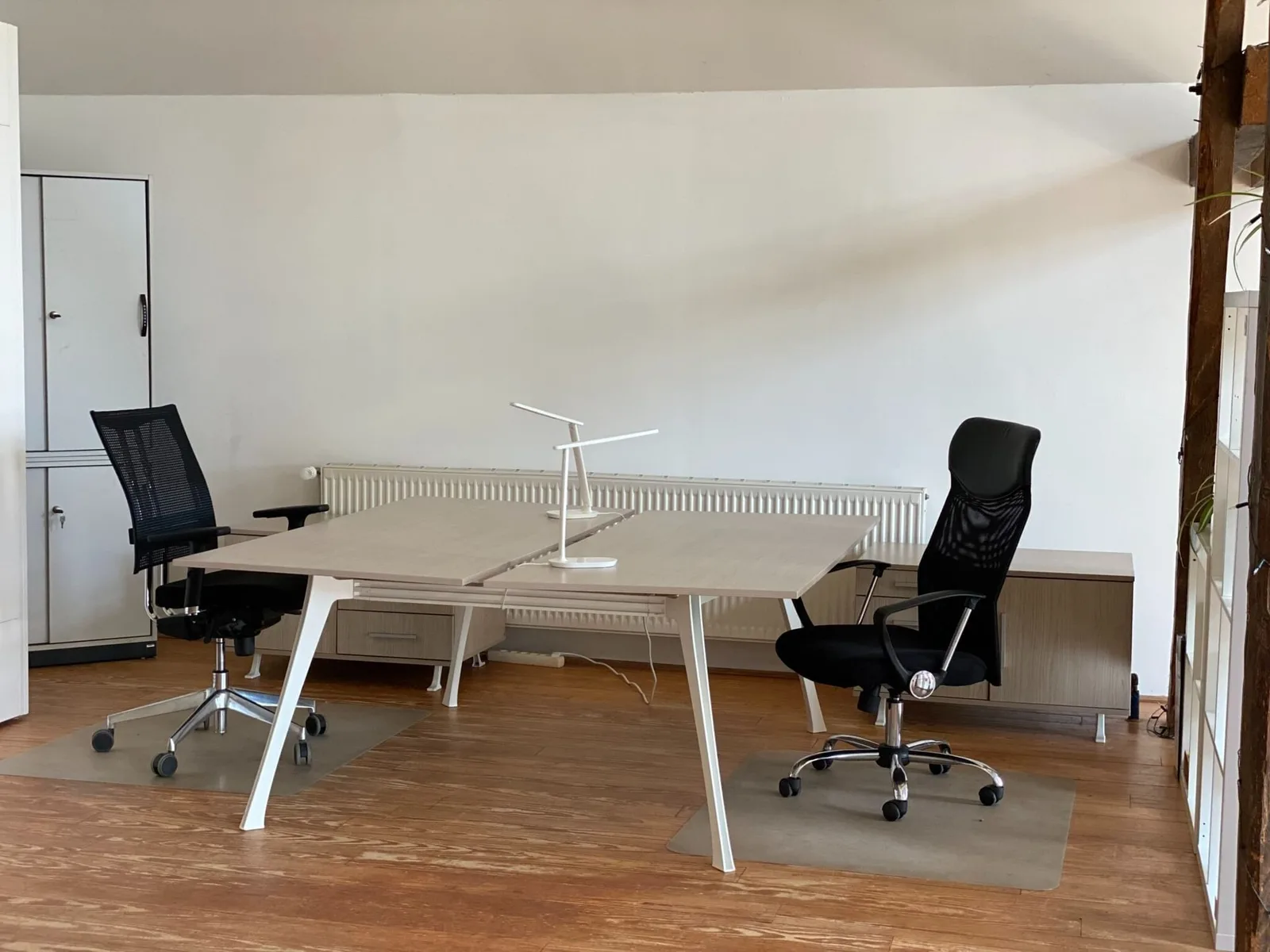Alter Heuboden, Private office, 2 desks, Felde