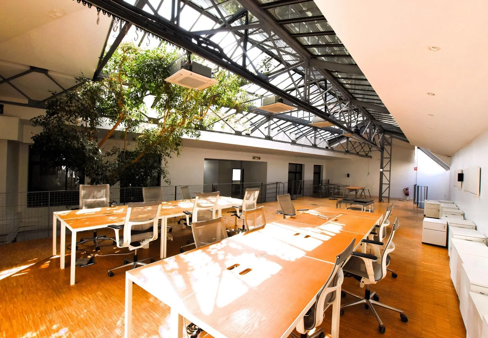 L'Antenne Servan, Open-plan office, Paris 11e