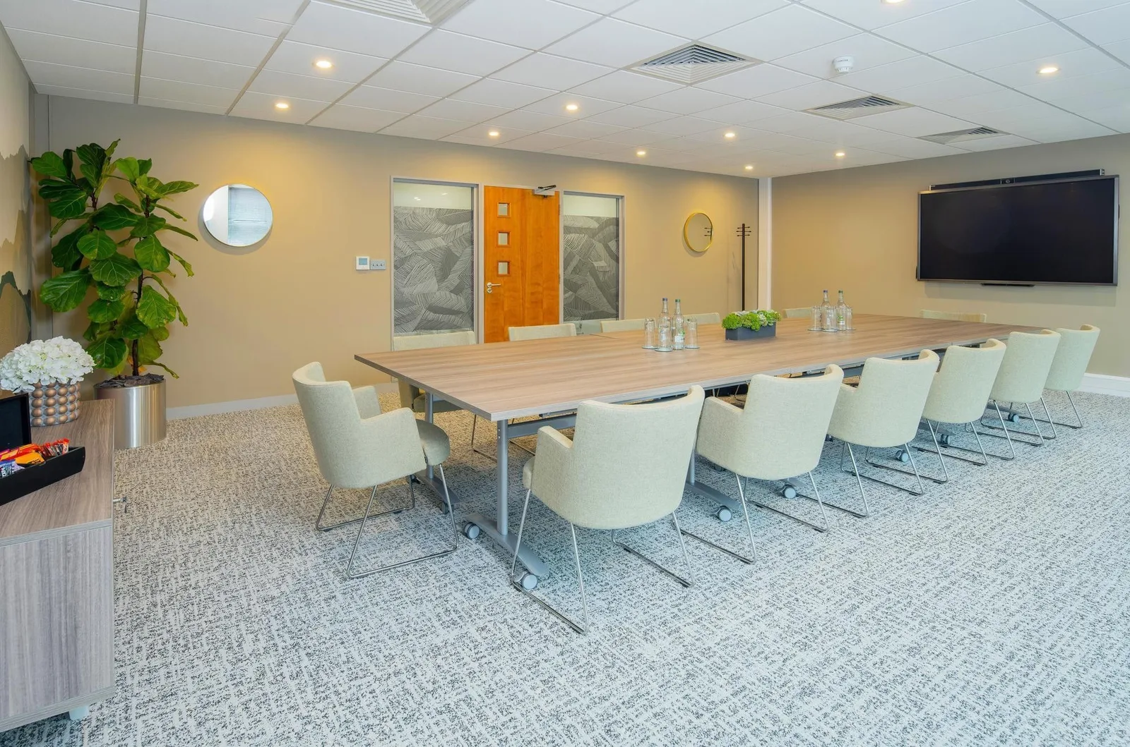 Arena Offices Poole - Holyrood Close, Meeting room for 14 people, Poole