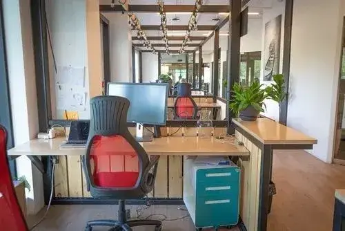 2727 Coworking, Assigned Desk, Montreal, QC