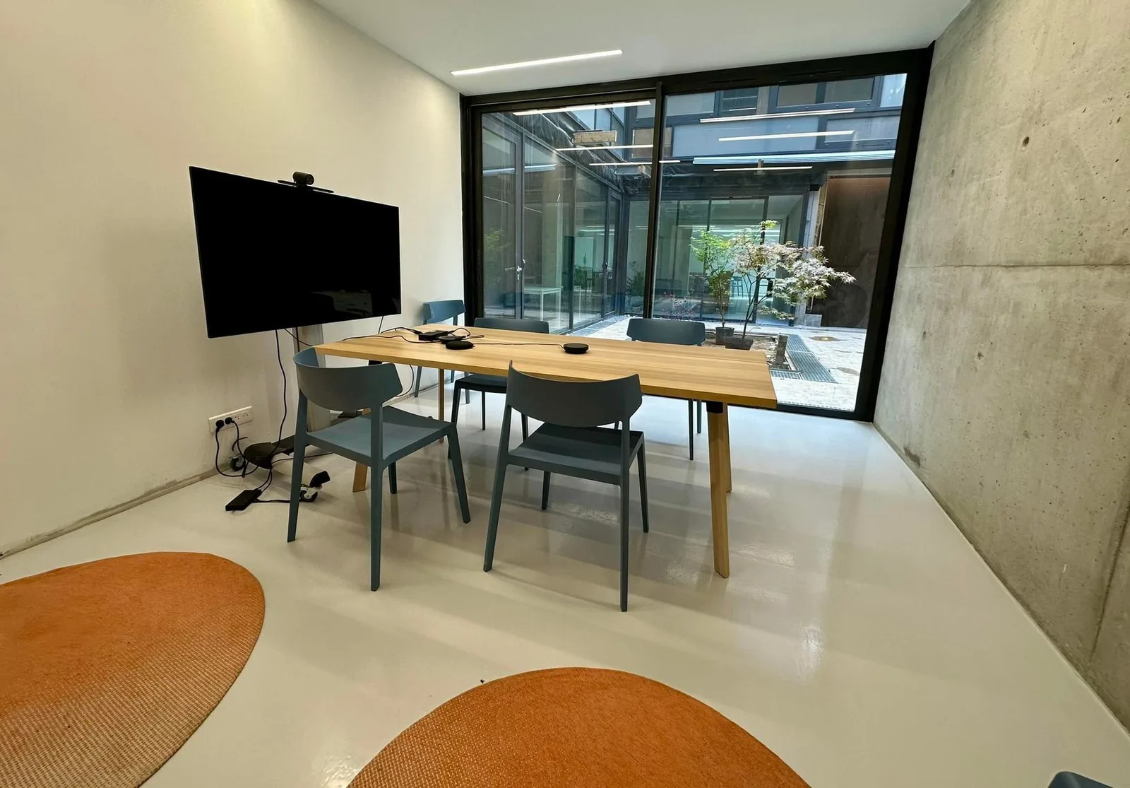 Atelier de L'Ourcq, Meeting room for 6 people, Paris 19e