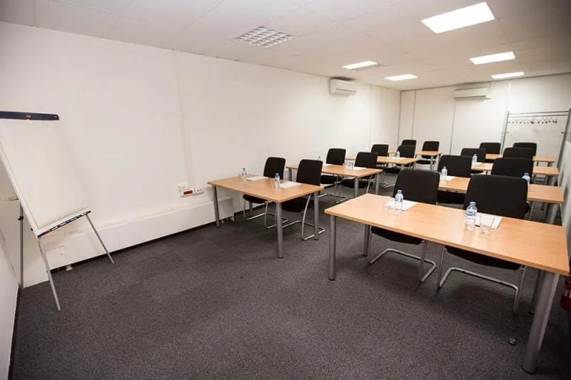 Avantages Buro, Salle de formation 16 personnes, Aubagne