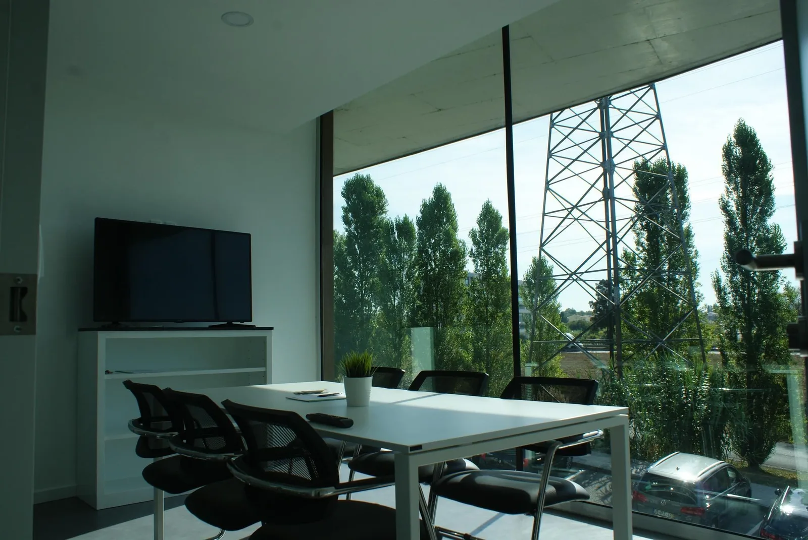 AveiroHub Business & Coworking, Meeting room for 6 people, Aveiro