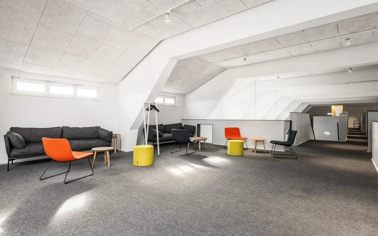 B-71, Lounge, Berlin
