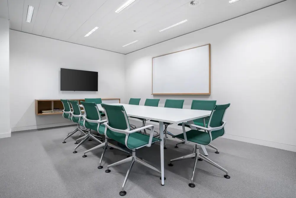 Regus OSAKA, Umeda Square、会議室 B03、大阪