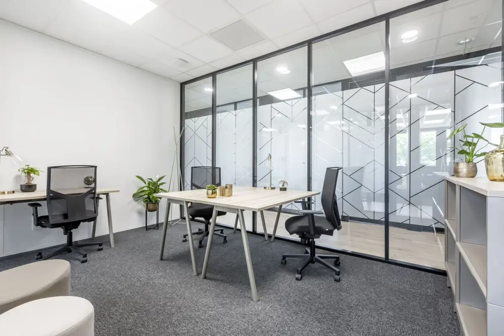 B'CoWorker Orgemont, B24 - Bureau privatif éco 3 postes, Angers