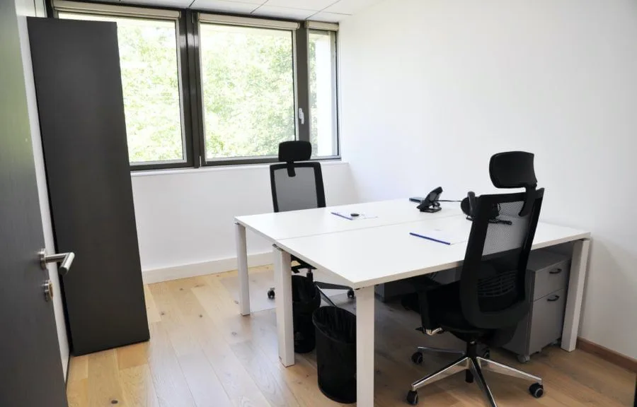 BBS Bordeaux Lac, Privatbüro mit 2 Arbeitsplätzen, Bordeaux