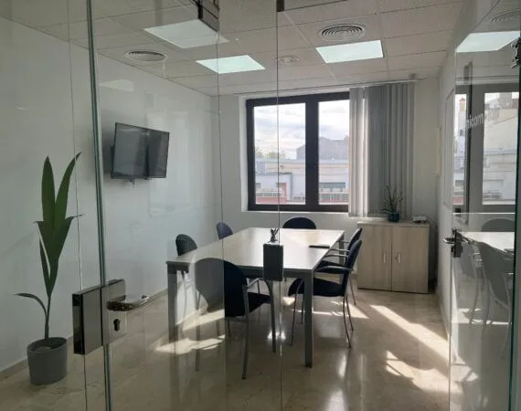 Bcombinator Incubadora Y Coworking , Meeting room for 6 people, Barcelona