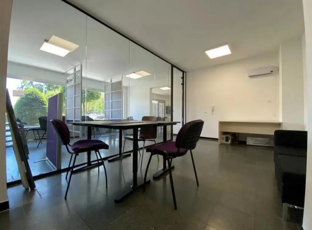 BE OFFICES, Salle de réunion 4 personnes, Anvers