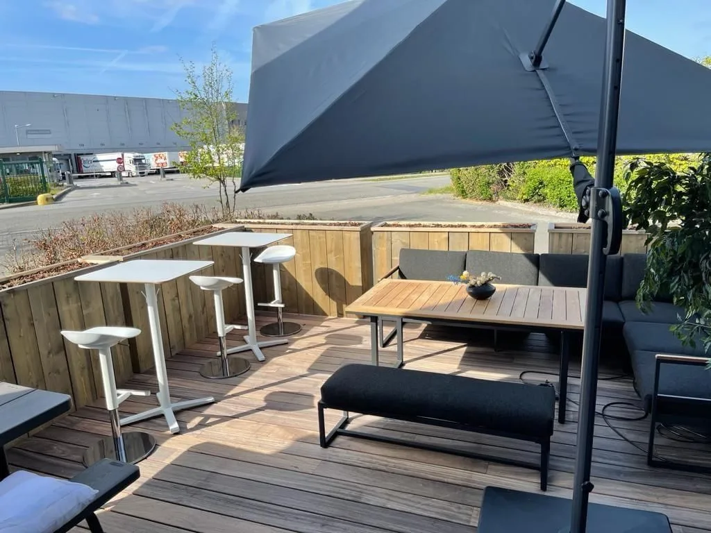 Bedrijvencentrum Mechelen, Terrasse et espace extérieur, Malines