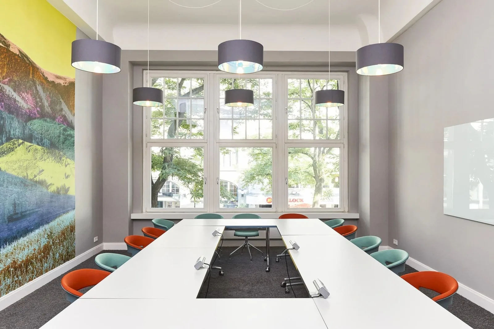 Beehive Düsseldorf City, Besprechungsraum für 11 Personen, Düsseldorf
