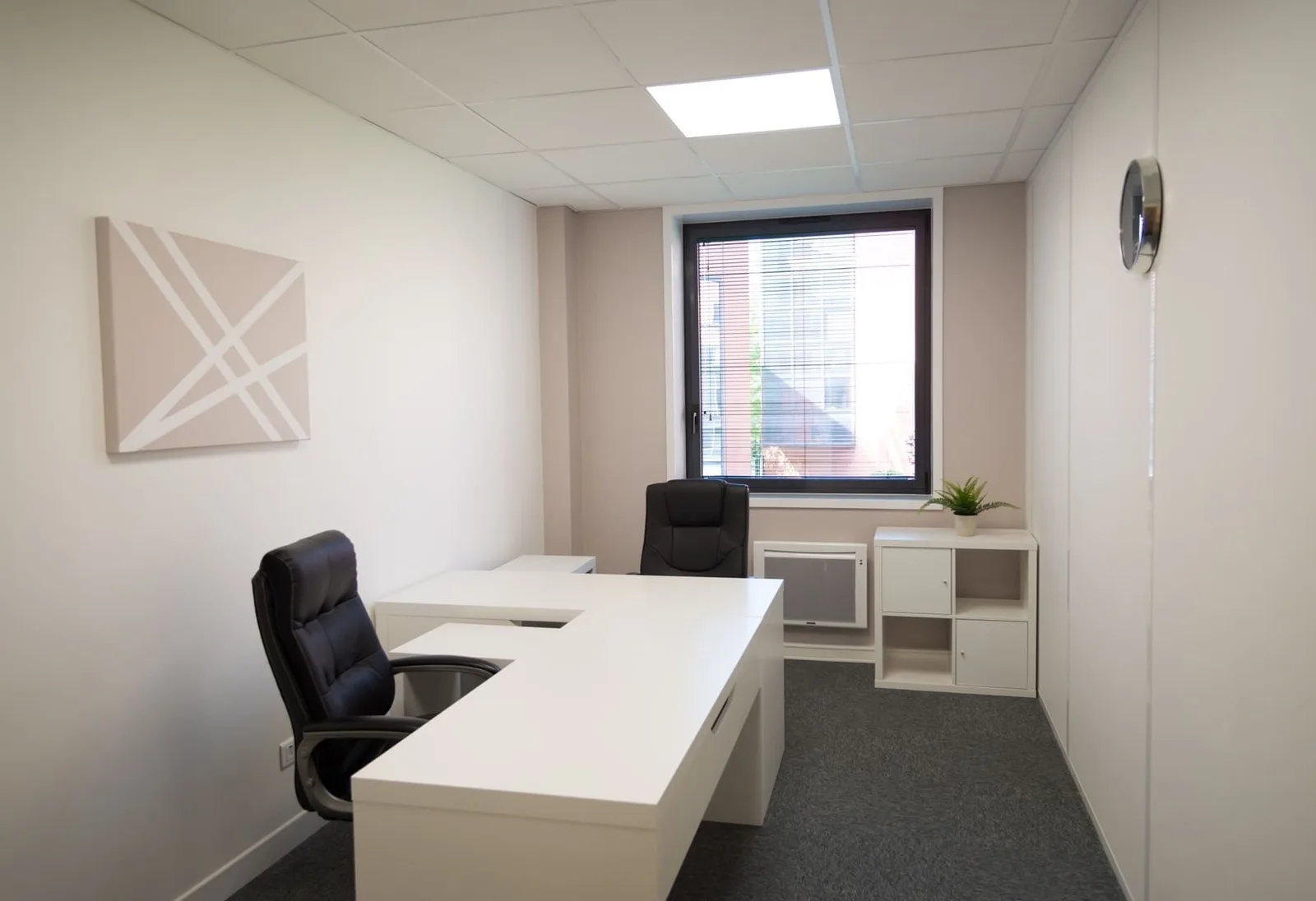 Begin To Work, Privatbüro mit 2 Arbeitsplätzen, Cergy