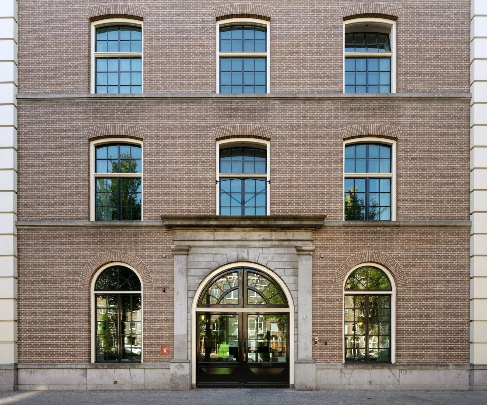 The Bell, Façade, Amsterdam