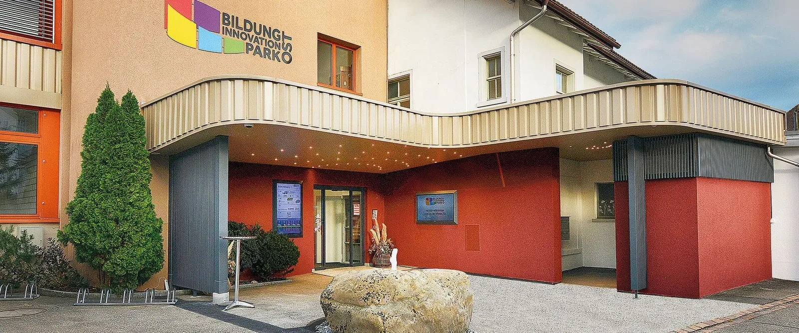 Bildungs und Innovationspark Ost, Facciata dell'edificio, Eschenbach