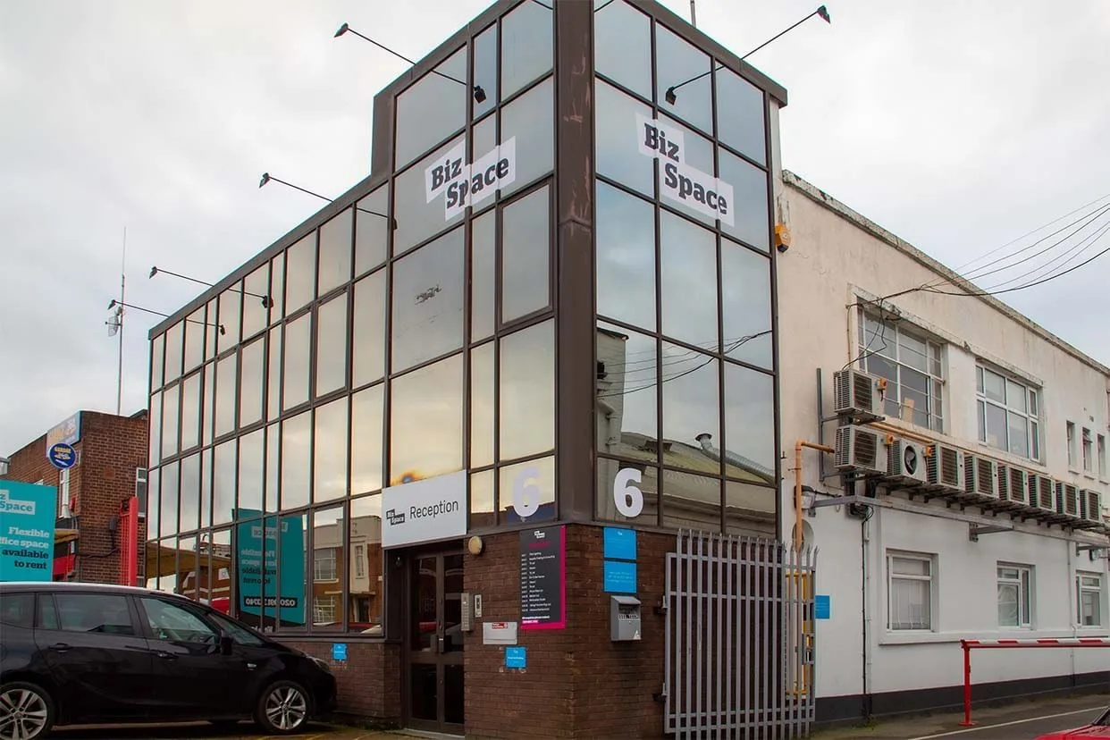 BizSpace Perivale, Façade, Greenford