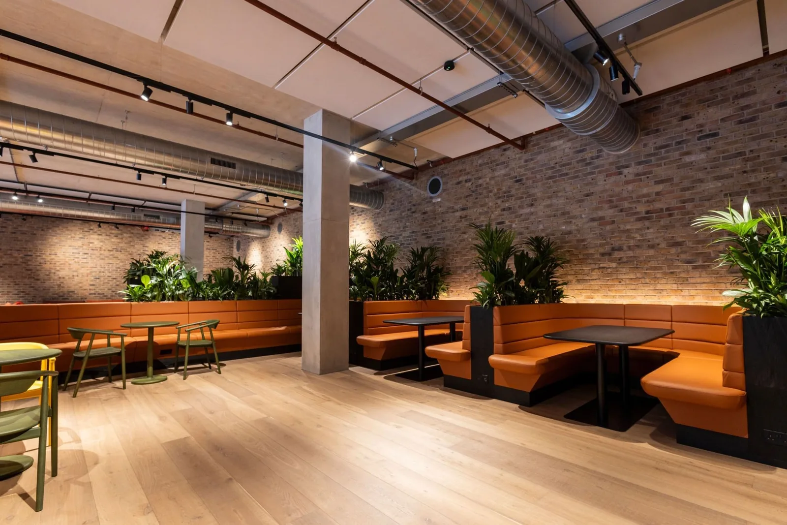 Blossom Yard, Lounge, London