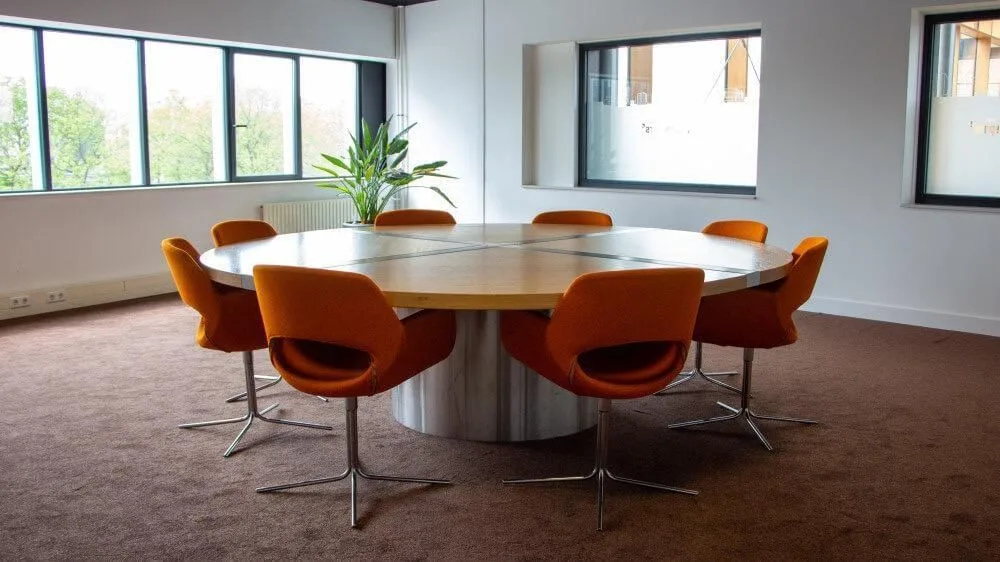 Bond Towers, Salle de réunion 8 personnes, Bréda