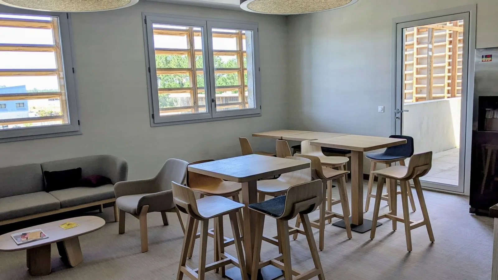 Bootstrappers' Studio, Cafeteria, Benesse Maremne