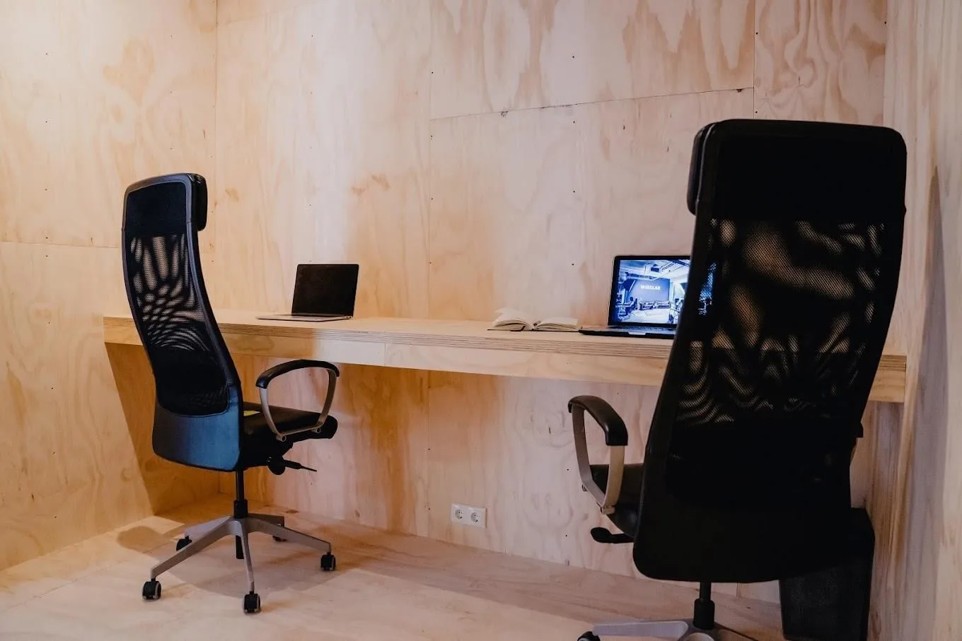 Brandstof Community, Privékantoor met 2 werkplekken, Enschede