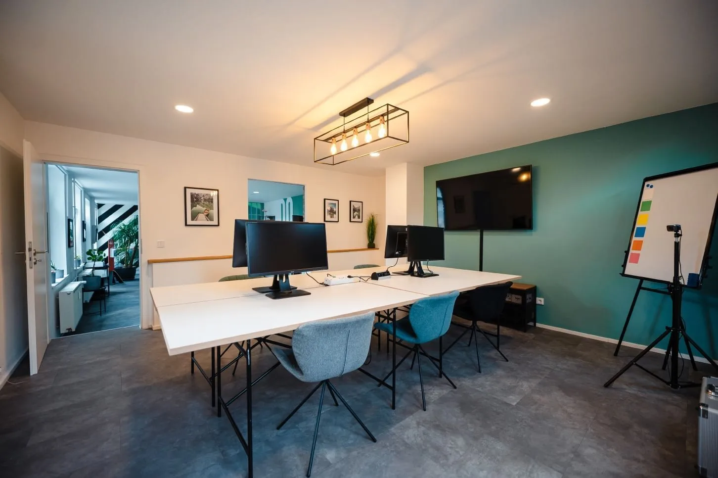 Brick37 Coworking-Space, Privatbüro mit 6 Arbeitsplätzen, Hanau