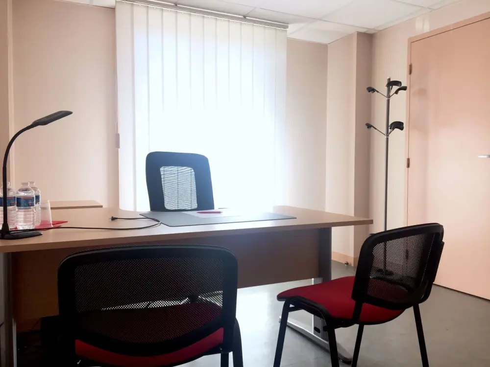 Buro Club Limoges, Bureau 2/3 personnes (avec fenêtre), Limoges