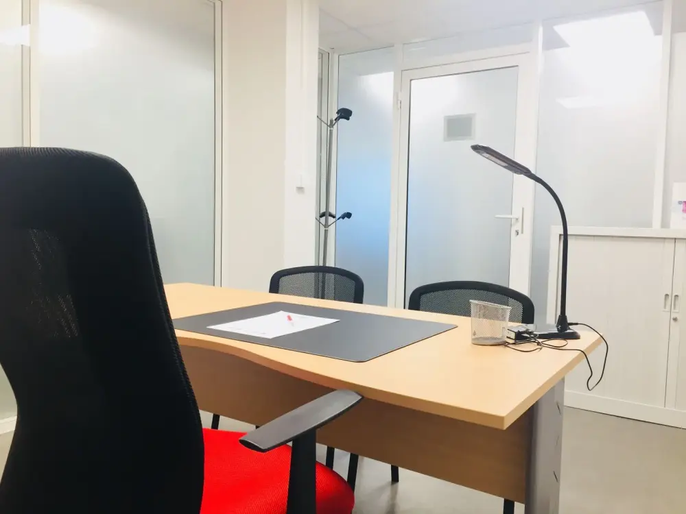 Buro Club Limoges, Bureau 2/3 personnes  (sans fenêtre), Limoges