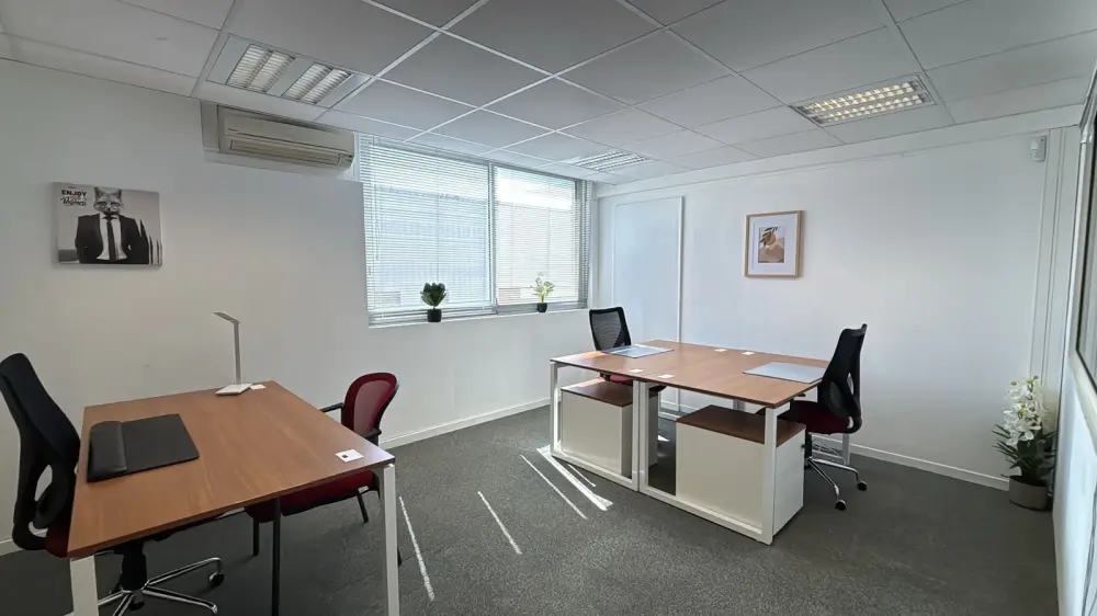 Buro Club Fréjus / Puget-sur-Argens, Bureau 3 Postes, Puget Sur Argens