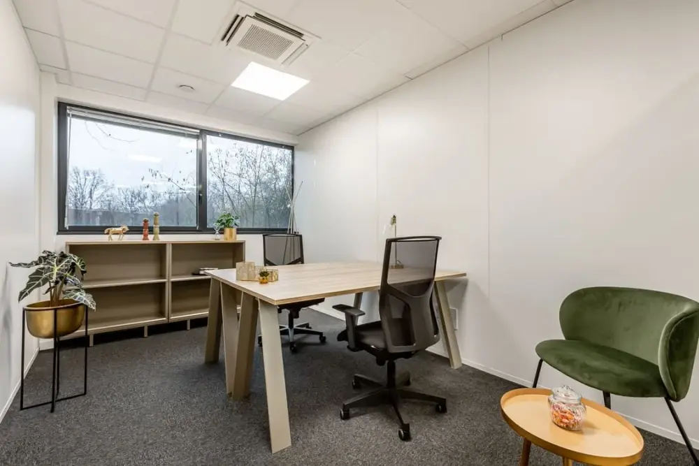 B'CoWorker Elancourt, Bureau B06 pour 2 postes, Elancourt