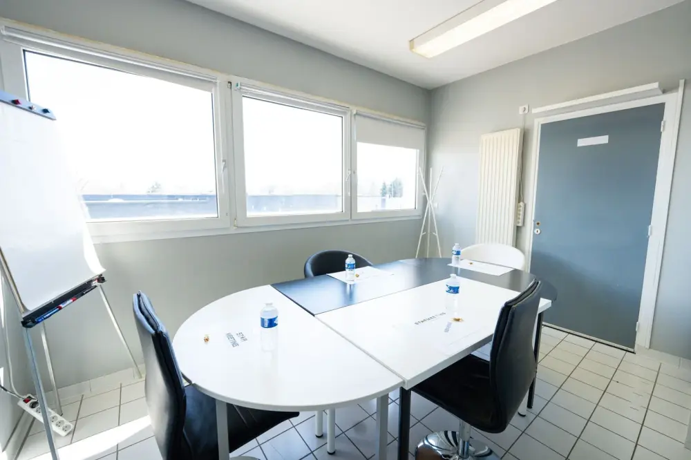 Centre d'Affaires Star Meeting Clermont-Ferrand, Bureau Black & White, Clermont-Ferrand