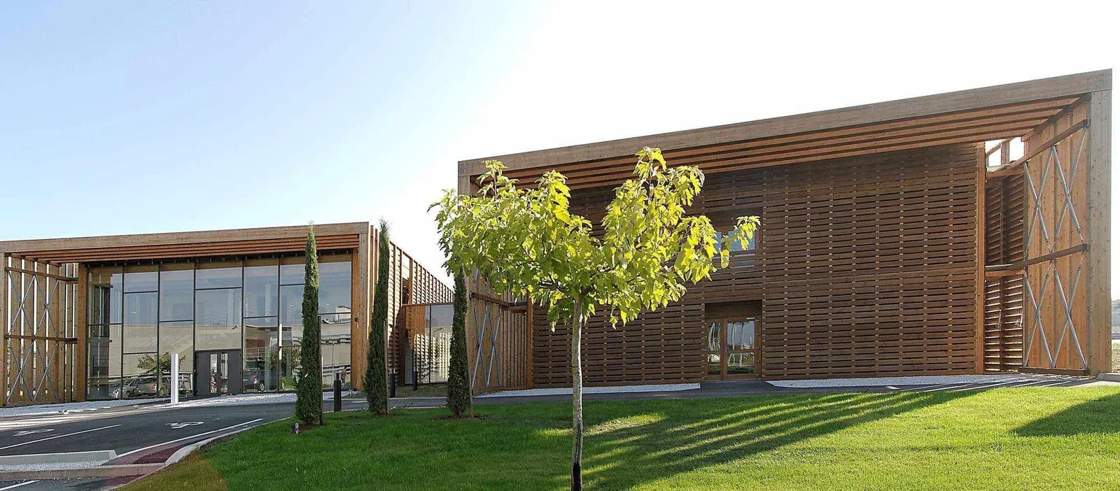 Buro Club Albi, Gebäudefassade, Terssac