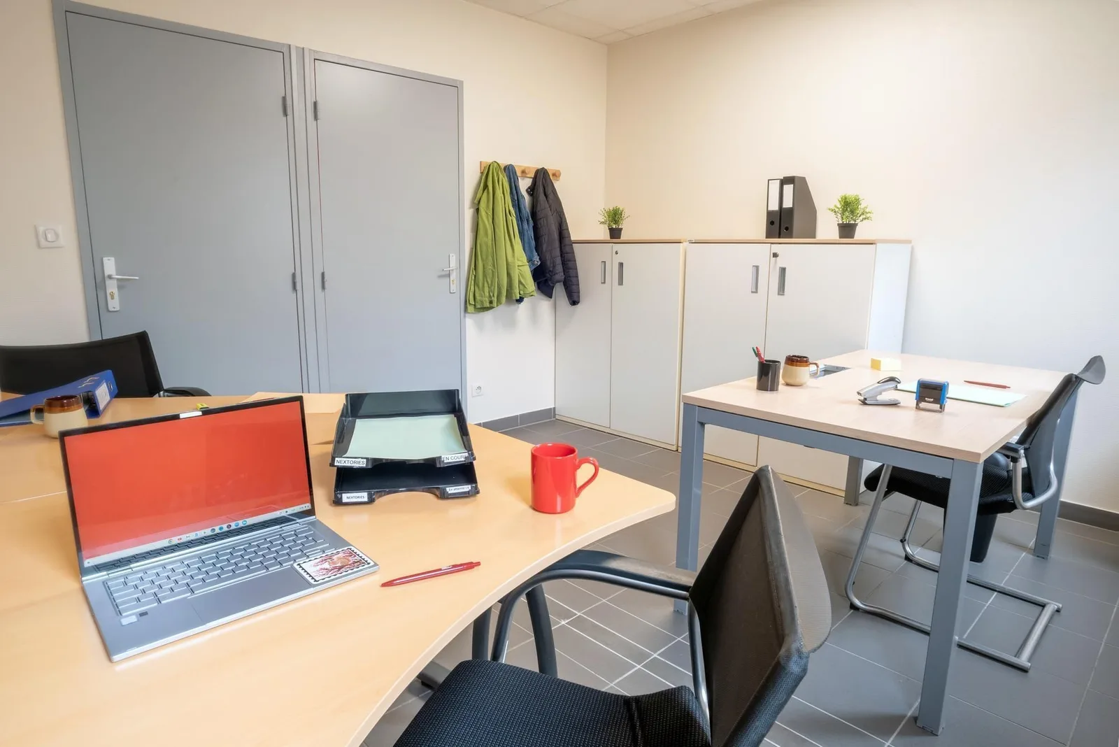 Buro Club Auxerre, Private office, 3 desks, Auxerre