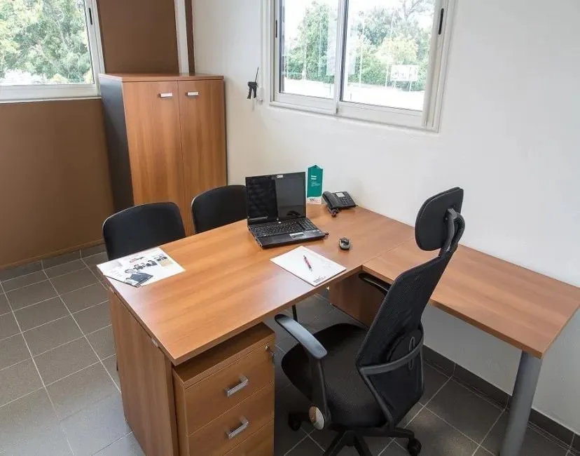 Buro Club Guyane-Cayenne, Private office, 1 desk, Remire-Montjoly
