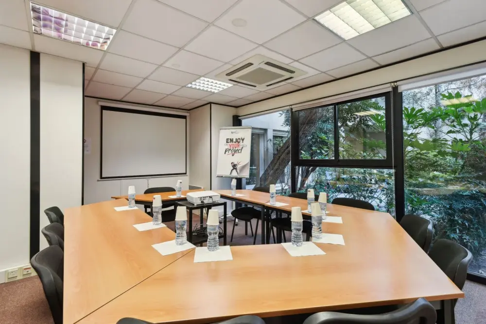 Buro Club Paris République, Salle de réunion 10 personnes, Paris 11e