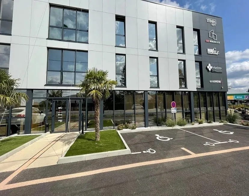 Buro Club Rodez, Building facade, Luc-la-Primaube