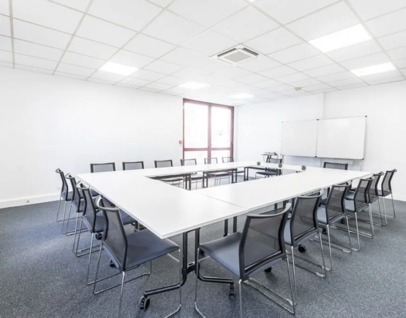 Buro Club Saint-Germain-en-Laye, Meeting room for 18 people, Saint-Germain-en-Laye