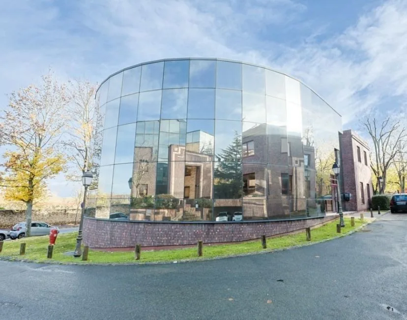 Buro Club Saint-Germain-en-Laye, Building facade, Saint-Germain-en-Laye