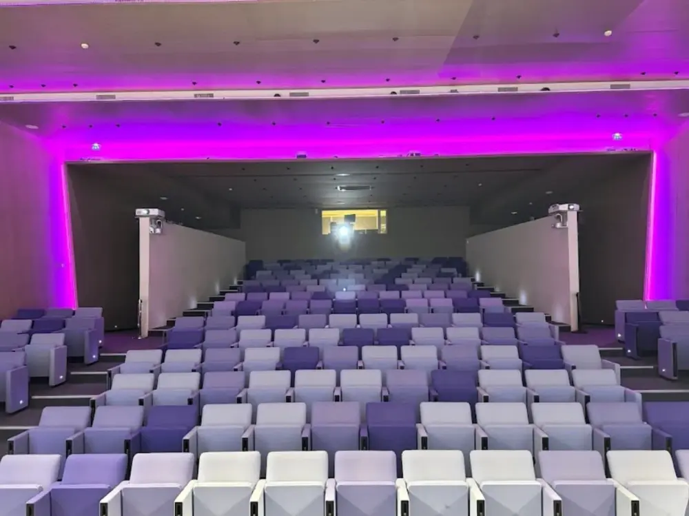 Business Center EOS - Work & Share, Auditorium Grand Bleu, Issy-les-Moulineaux